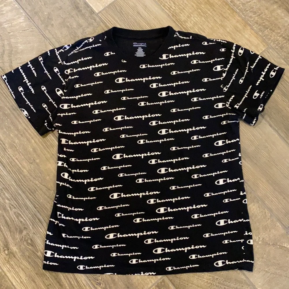 Champion All Over Logo Print T-Shirt Men’s 2XL Black White Graphic Tee - Picture 4 of 9